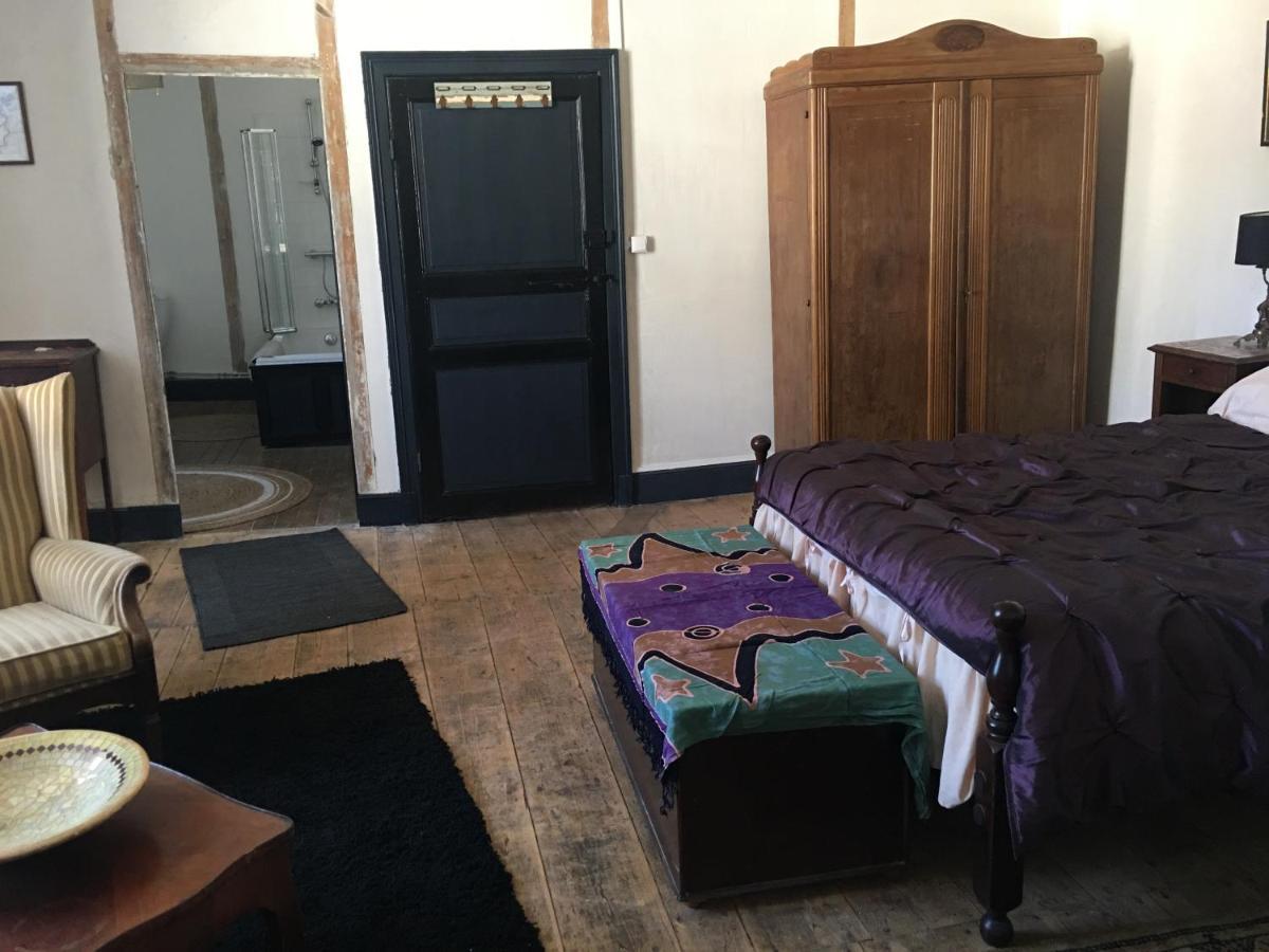 Chambre Sdb Privee Townhouse 26 Chambres D'Hotes Civray Civray  Екстериор снимка